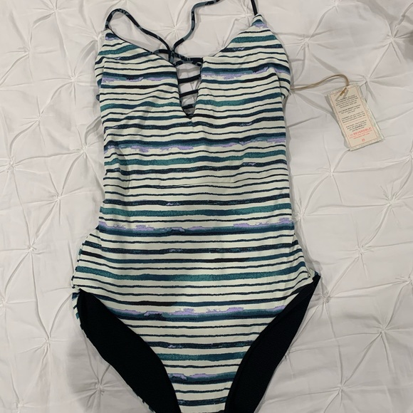 Maaji Cape Santa Maria Reversible One Piece - Picture 6 of 7